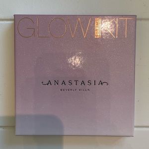 Anastasia Beverly Hills Sweets Glow Kit